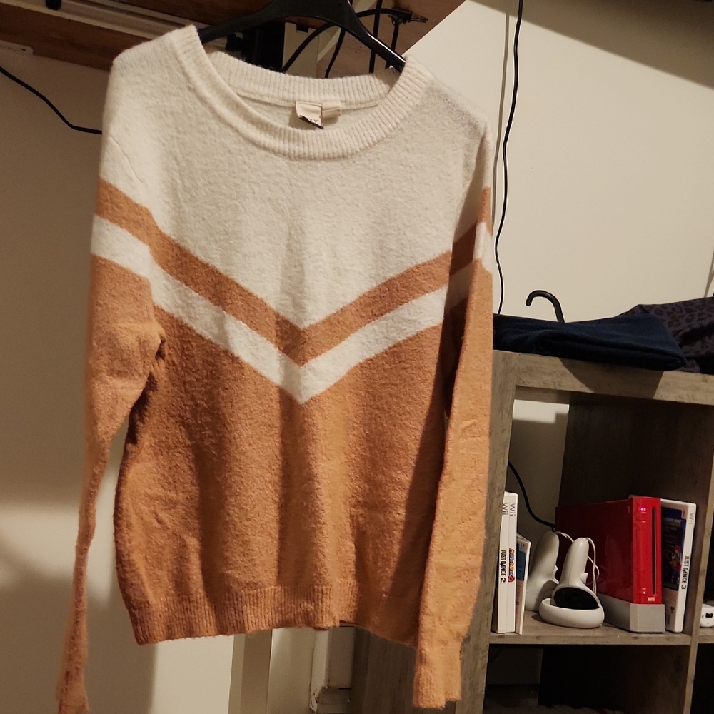 Roxy Cream and Tan Chevron Sweater